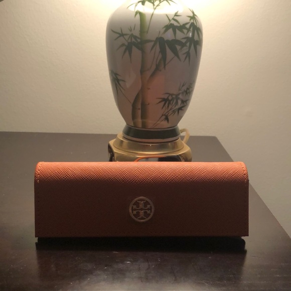 Tory Burch Eye glass case - Picture 1 of 5
